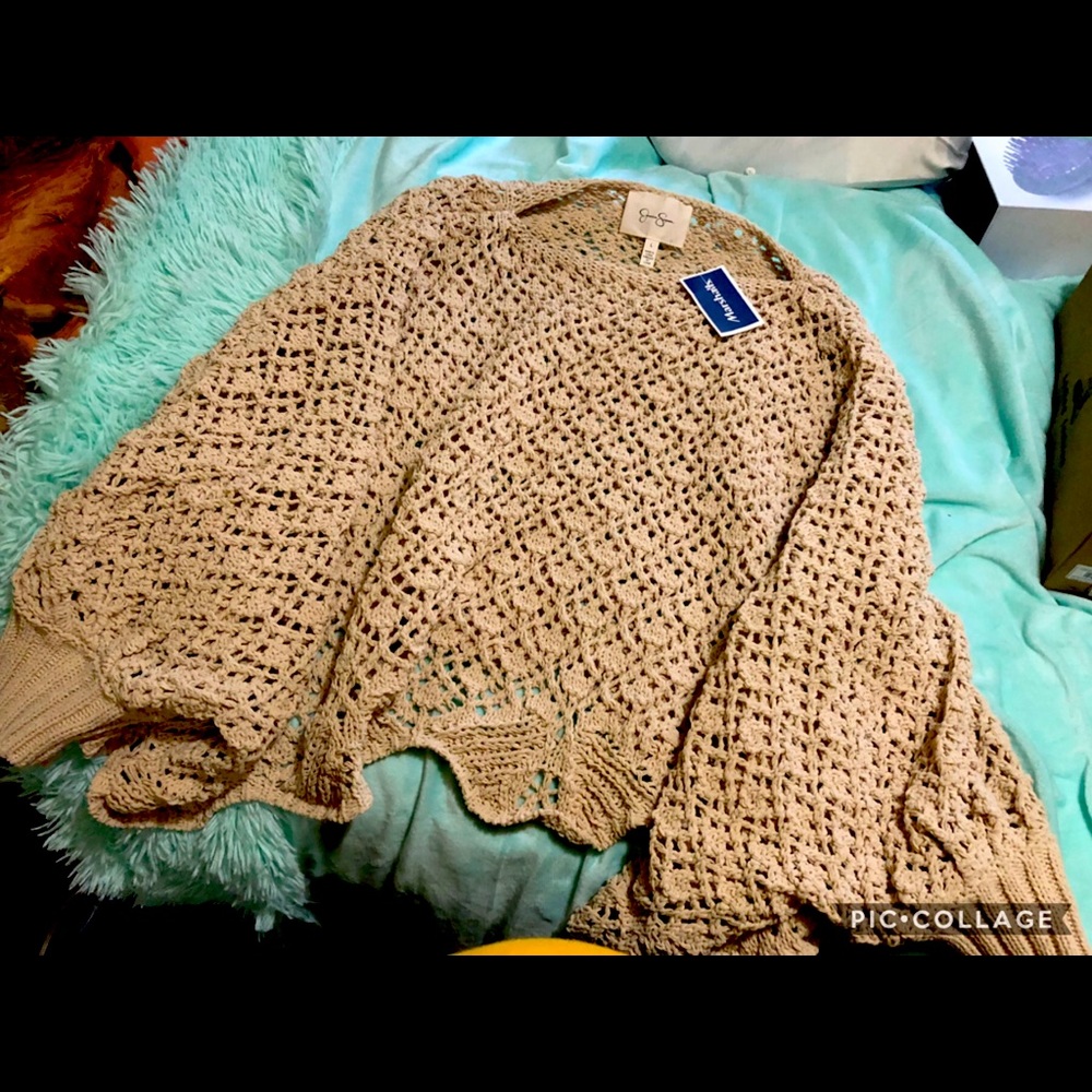 Jessica Simpson sweater